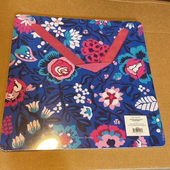 NWT Vera Bradley Bloom Berry Magnet Board - Picture 3 of 4